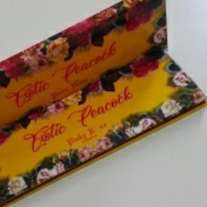 Pinky Rose Exotic Peacock eye shadow palette